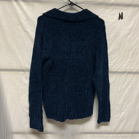 Sweater - Picture 2 of 3